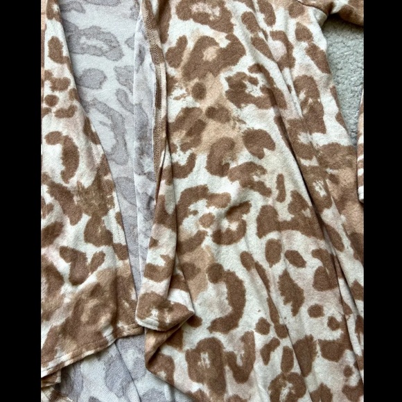 New Directions Animal Print Open Front Waterfall Asymmetrical Hem Cardigan Sz M - Picture 2 of 10